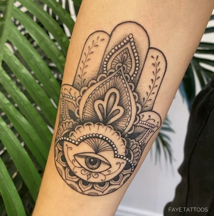 faye hand tattoo